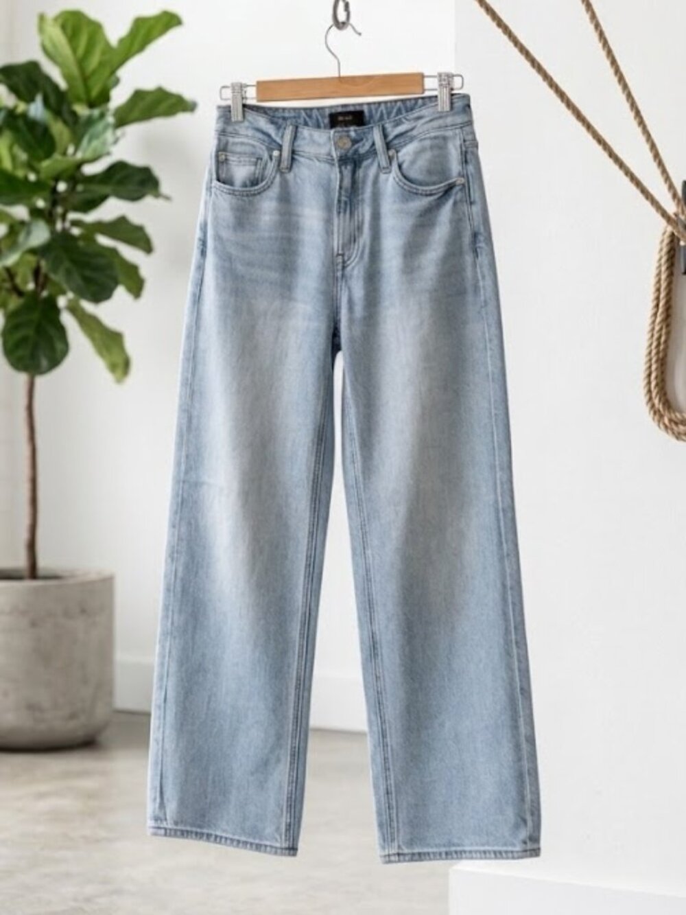 Quince High Rise Stretch Relaxed Straight Jeans Light Wash 25